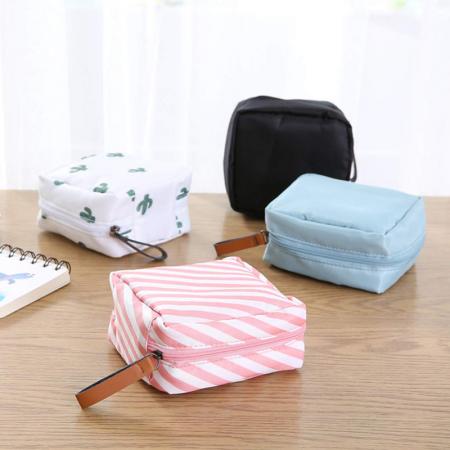 tahari makeup bag